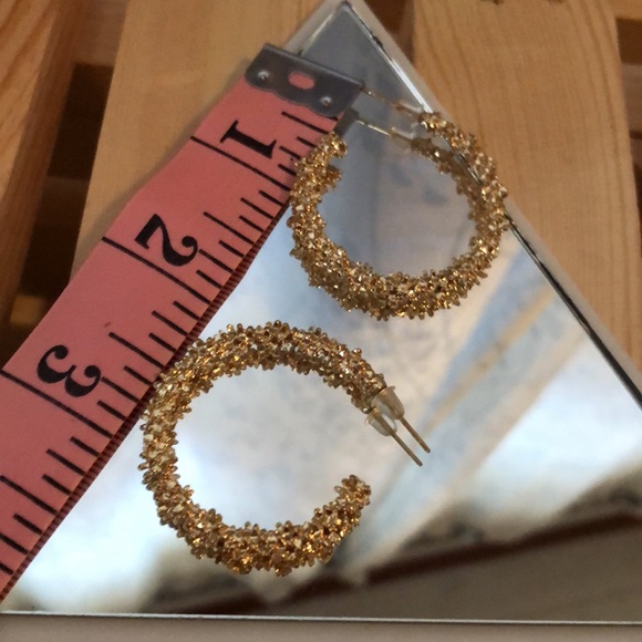 Small hoop earrings - Picture 5 of 5